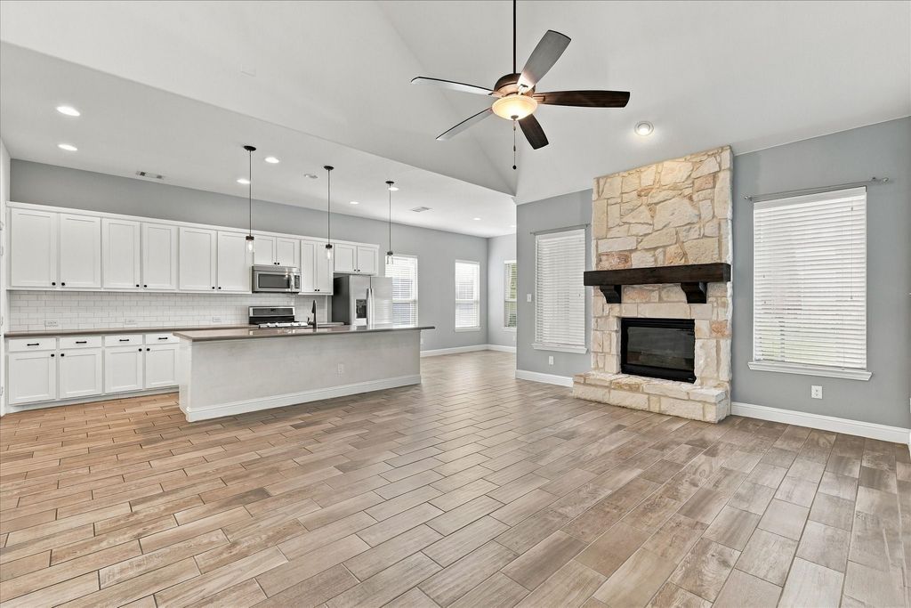 15529 Pioneer Bluff Trail, Fort Worth, TX 76262 — photo 4
