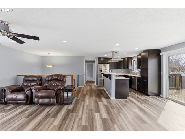 818 CHEHALIS Pl N, Keizer, OR 97303