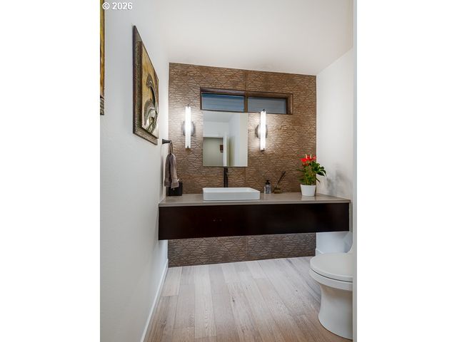 7785 Sw WESTGATE Way, Portland, OR 97225