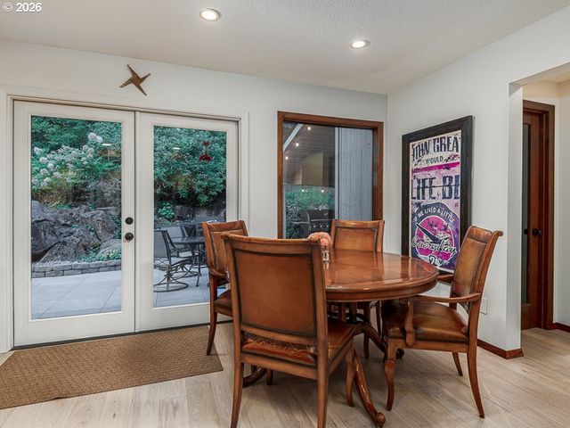 7785 Sw WESTGATE Way, Portland, OR 97225