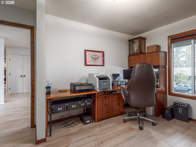 7785 Sw WESTGATE Way, Portland, OR 97225