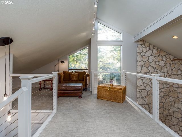 7785 Sw WESTGATE Way, Portland, OR 97225