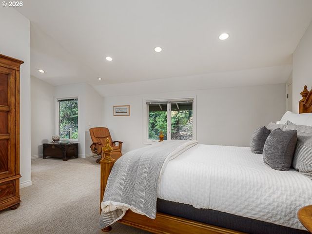 7785 Sw WESTGATE Way, Portland, OR 97225