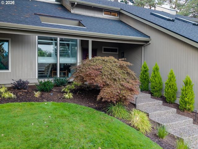 7785 Sw WESTGATE Way, Portland, OR 97225