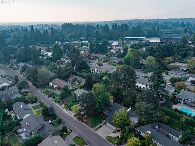 7785 Sw WESTGATE Way, Portland, OR 97225