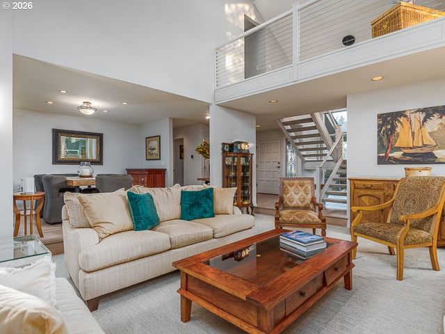 7785 Sw WESTGATE Way, Portland, OR 97225