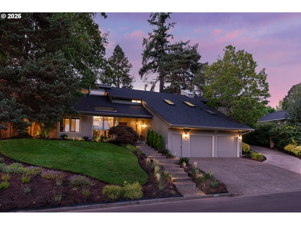 7785 Sw WESTGATE Way, Portland, OR 97225