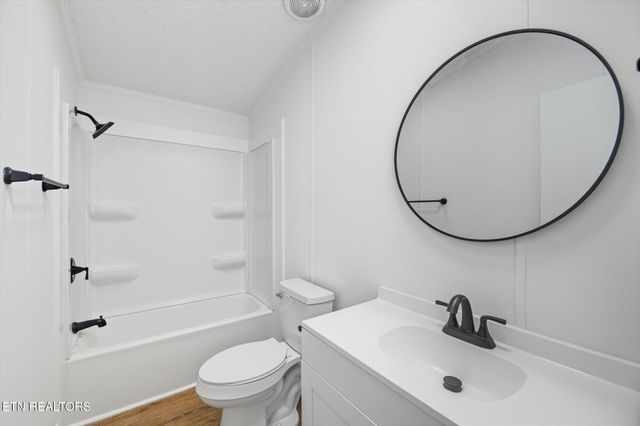 816 Ivory Rd, Athens, TN 37303