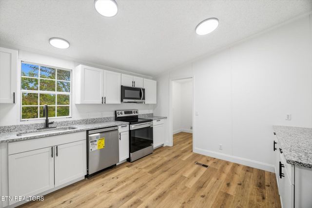 816 Ivory Rd, Athens, TN 37303