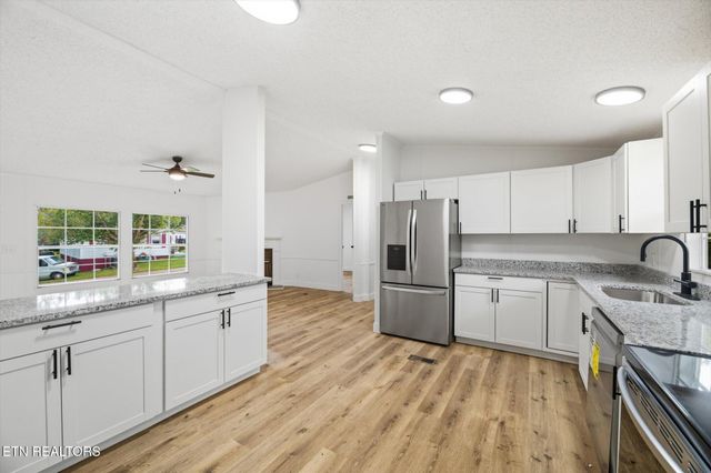 816 Ivory Rd, Athens, TN 37303