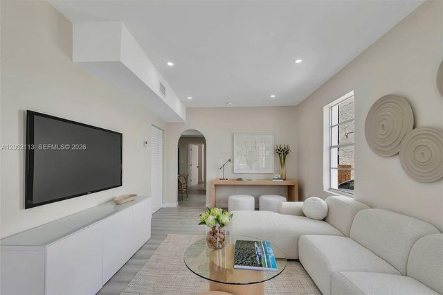 1852 SW 22nd Ter 2, Miami, FL 33145