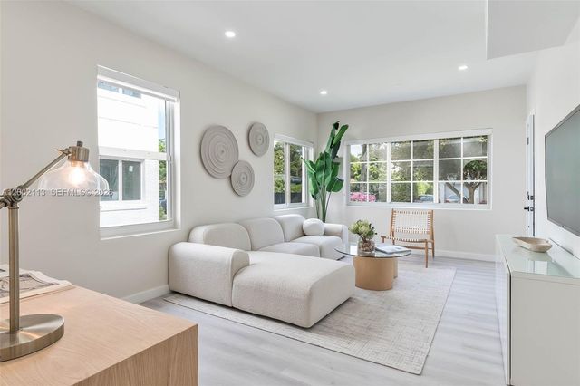 1852 SW 22nd Ter 2, Miami, FL 33145