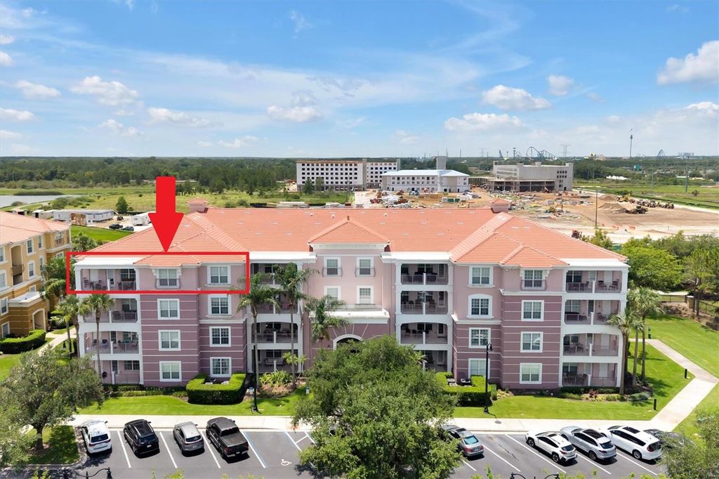 Image 1 of property listing at 5048 SHOREWAY LOOP 40304, Orlando, FL 32819