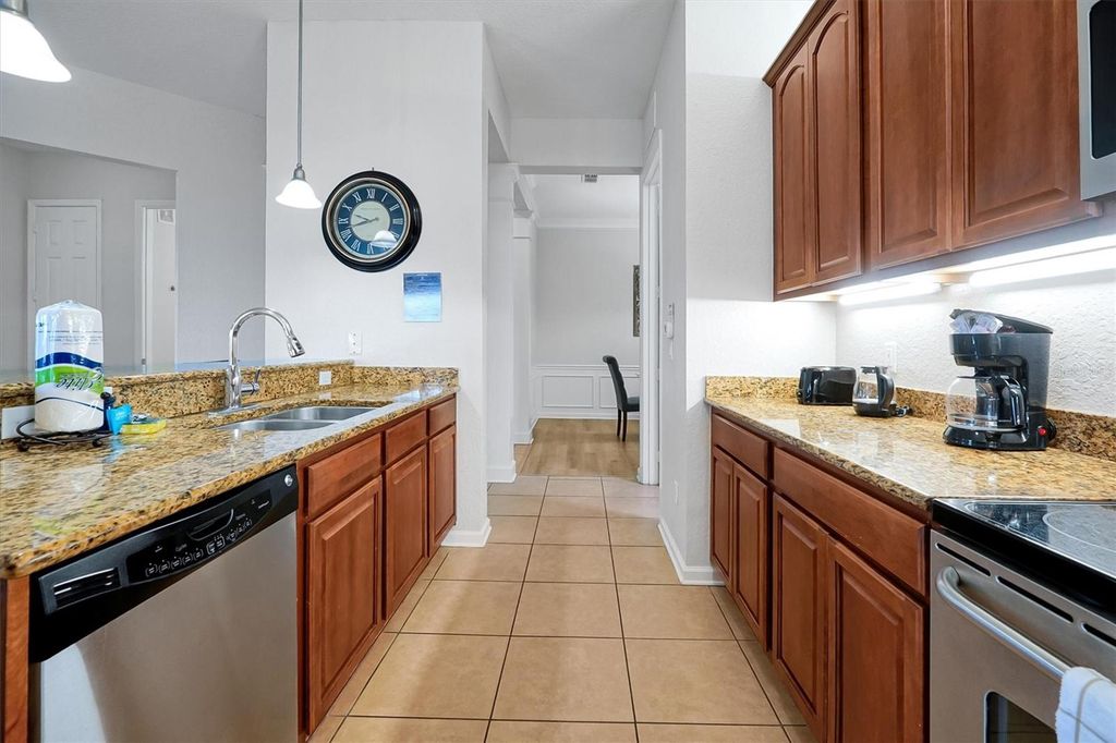Image 13 of property listing at 5048 SHOREWAY LOOP 40304, Orlando, FL 32819