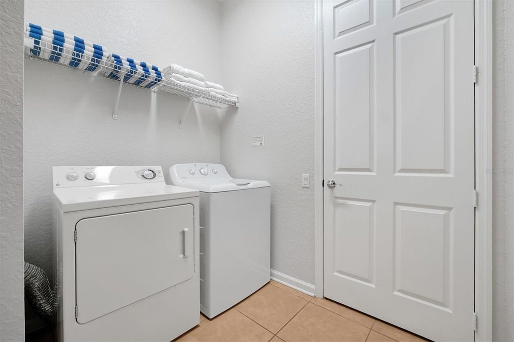 Image 27 of property listing at 5048 SHOREWAY LOOP 40304, Orlando, FL 32819