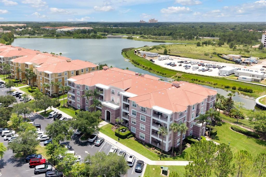 Image 32 of property listing at 5048 SHOREWAY LOOP 40304, Orlando, FL 32819