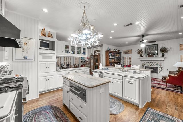 2101 Vista Ridge Court, Arlington, TX 76013