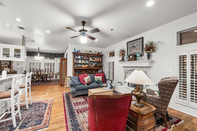 2101 Vista Ridge Court, Arlington, TX 76013