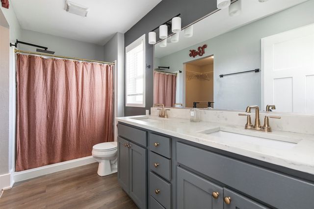 2817 NW Lois Lane, Ankeny, IA 50023