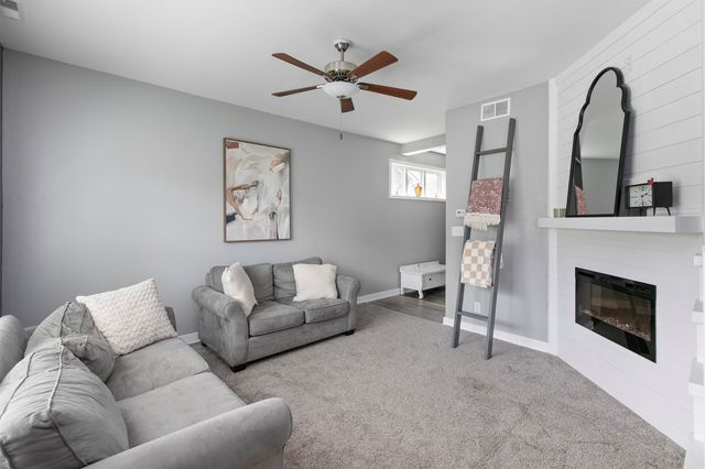 2817 NW Lois Lane, Ankeny, IA 50023