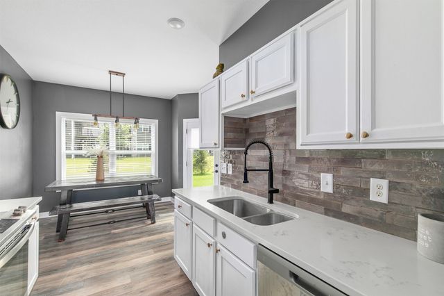 2817 NW Lois Lane, Ankeny, IA 50023