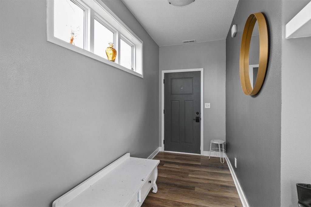 2817 NW Lois Lane, Ankeny, IA 50023