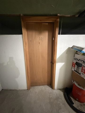 17540 N Mack Avenue 10, Grosse Pointe, MI 48230