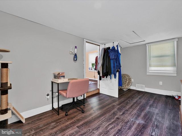 11 FIR RD, Pottsville, PA 17901