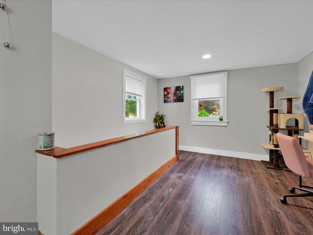 11 FIR RD, Pottsville, PA 17901