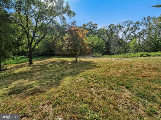 11 FIR RD, Pottsville, PA 17901