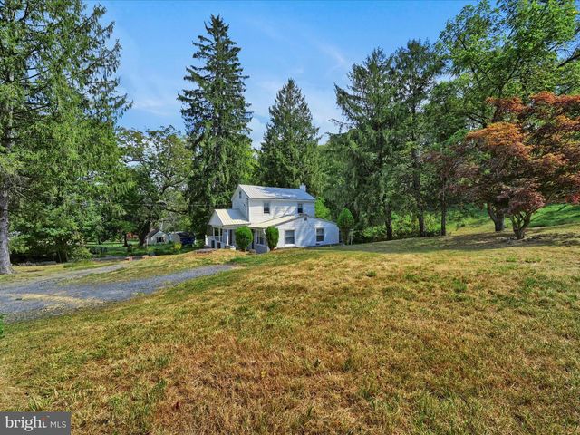 11 FIR RD, Pottsville, PA 17901