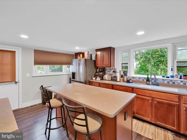 11 FIR RD, Pottsville, PA 17901