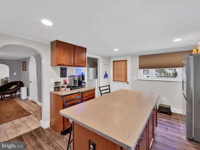 11 FIR RD, Pottsville, PA 17901