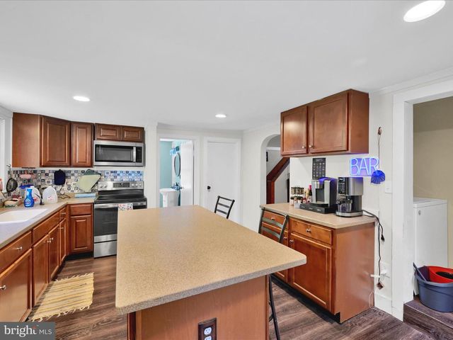 11 FIR RD, Pottsville, PA 17901