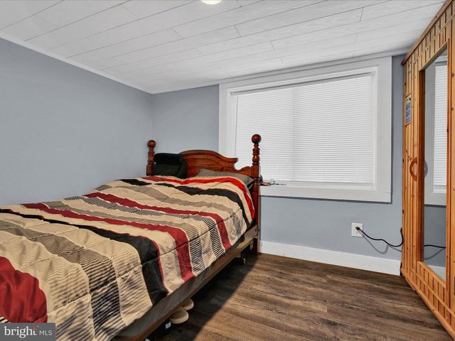 11 FIR RD, Pottsville, PA 17901