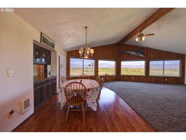 30715 G St, Ocean Park, WA 98640