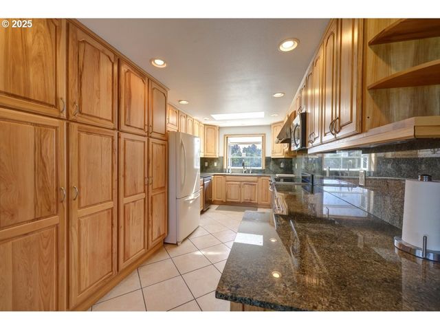 30715 G St, Ocean Park, WA 98640