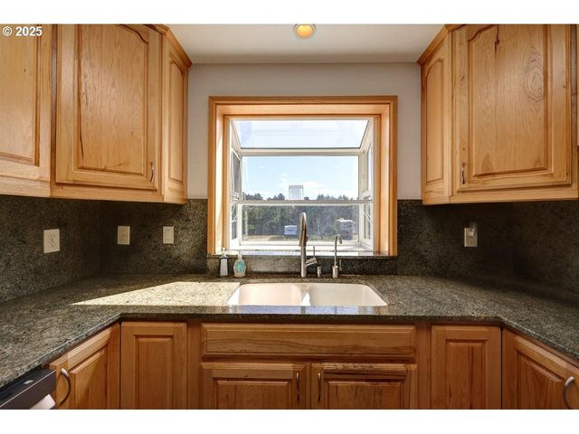 30715 G St, Ocean Park, WA 98640