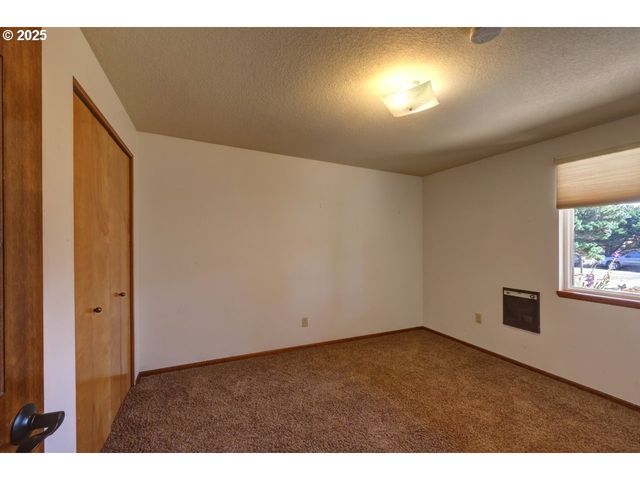 30715 G St, Ocean Park, WA 98640