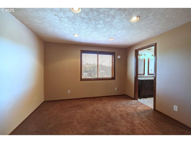 30715 G St, Ocean Park, WA 98640