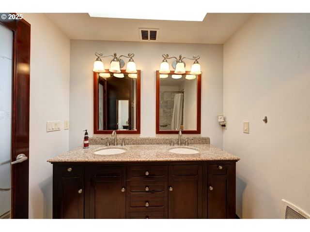 30715 G St, Ocean Park, WA 98640