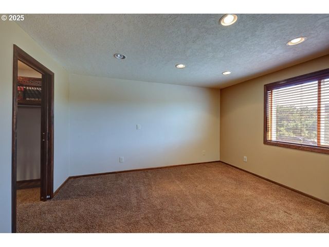 30715 G St, Ocean Park, WA 98640