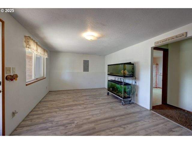 30715 G St, Ocean Park, WA 98640