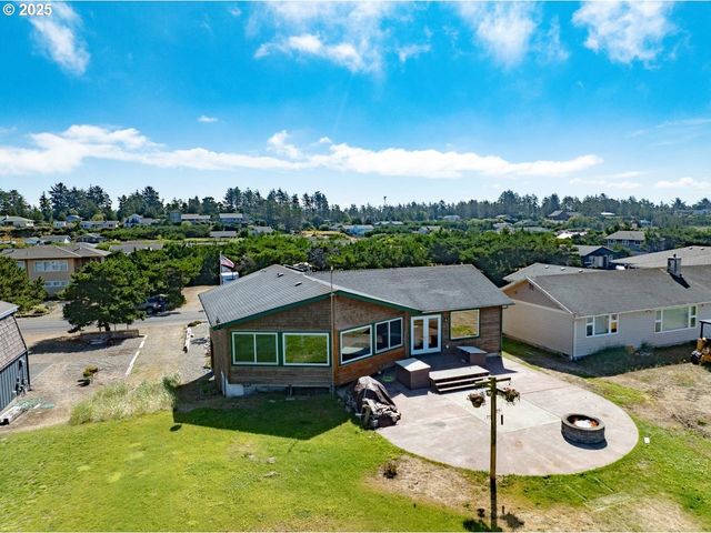 30715 G St, Ocean Park, WA 98640