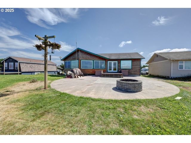 30715 G St, Ocean Park, WA 98640