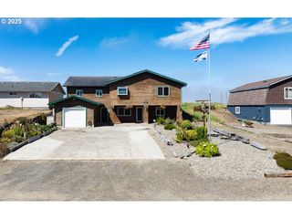 30715 G St, Ocean Park, WA 98640