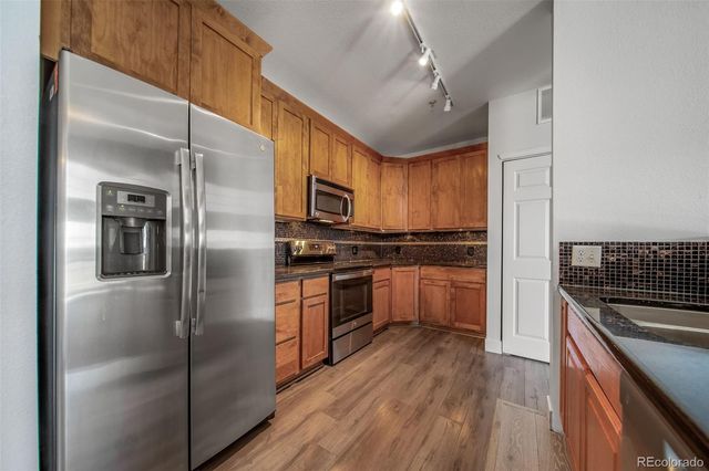 3890 S Dayton Street 301, Aurora, CO 80014