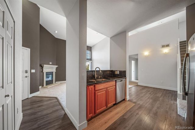 3890 S Dayton Street 301, Aurora, CO 80014