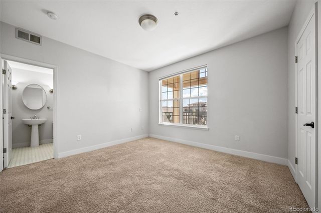 3890 S Dayton Street 301, Aurora, CO 80014