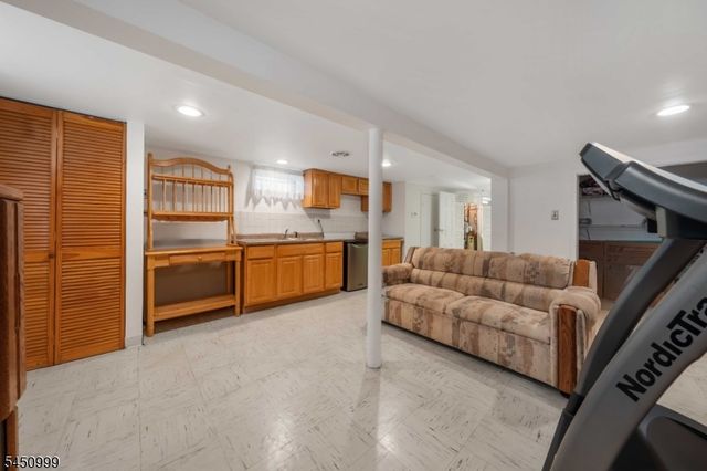 378 Cator Ave, Jersey City, NJ 07305